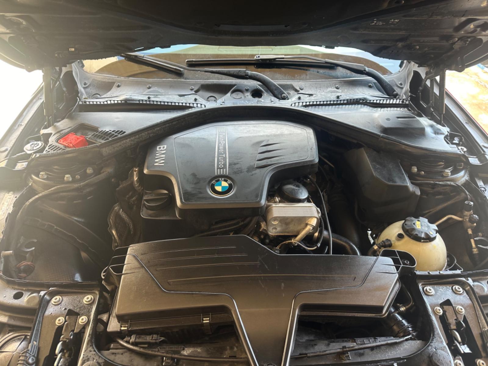 2015 Black Metallic /Black BMW 3-Series 328i SULEV (WBA3C1C58FK) with an 2.0L L4 DOHC 16V engine, 8-Speed Automatic transmission, located at 30 S. Berkeley Avenue, Pasadena, CA, 91107, (626) 248-7567, 34.145447, -118.109398 - Photo #20